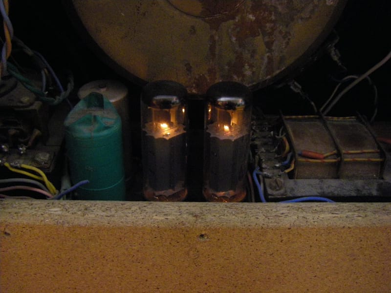 Pair of glowing EL34 vacuum tubes