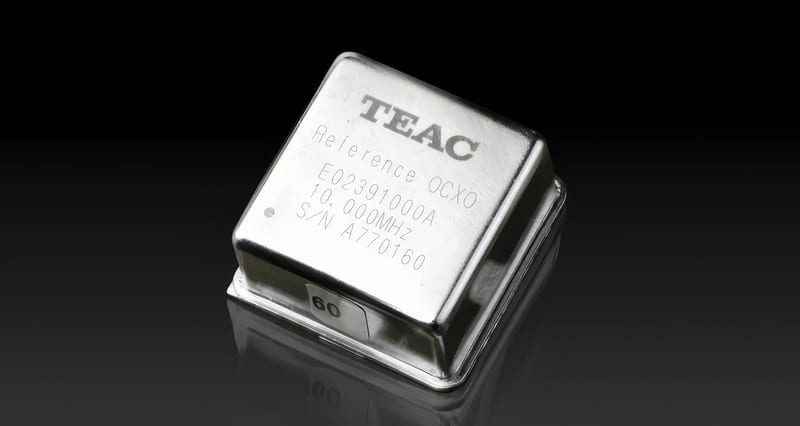 TEAC CG-10M-X 10 MHz OCXO master clock generator